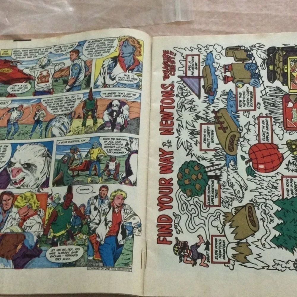 Comic Book Robotech Deffenders 1985 story of robots to protect the world